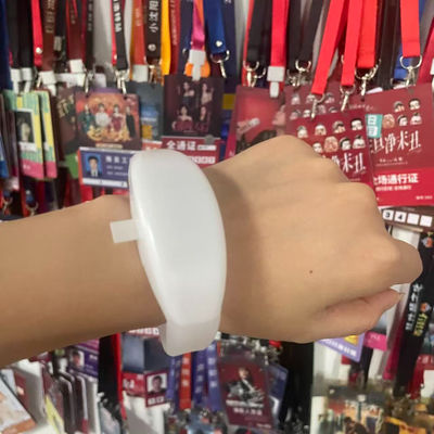 DMX-draadloze controller voor 15 kleuren- en lichtmodus op op afstand bediende LED-armbanden met siliconenontwerp